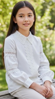 Bluză albă elegantă cu detalii din dantelă